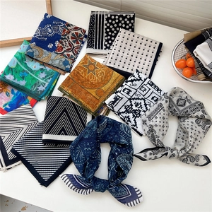 Foulard Carré Imprimé Floral Paisley En Polyester Effet Satin Bandana Rétro Tour De Cou Pour Femme Accessoire Cheveux