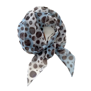 Foulard en soie fine à pois avec dégradé et tissu mousseline léger pour femmes