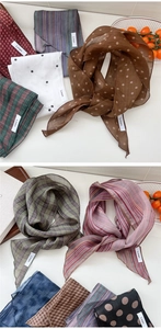 Détails de foulards en lin vintage français avec coutures fines et étiquettes en tissu