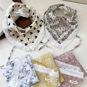 Lace-trimmed heart print cotton linen triangle scarf set for women in five colors