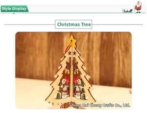 Détail d'un ornement de sapin de Noël en bois 3D avec bonhomme de neige et étoile