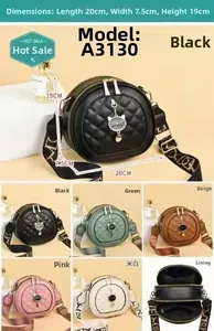 Vue détaillée du sac bandoulière matelassé rond avec dimensions et doubles compartiments