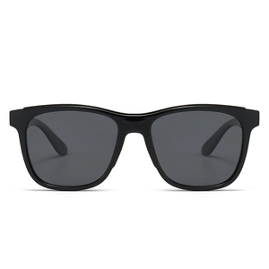 Klassische schwarze eckige polarisierte Sonnenbrille mit glänzendem Rahmen für Herren