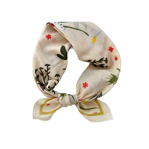 Floral print square scarf in beige cotton with daisy patterns and yellow border trim
