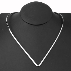 Minimalist Stainless Steel V-Shape Choker Necklace For Women Polished Geometric Open Torque Necklace Fashion Jewelry Gift