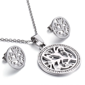 Parure arbre de vie en acier titane poli avec strass étincelants et chaîne en maille O