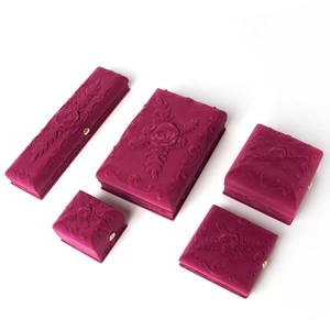 Vintage rose embossed velvet jewelry gift box set in rose red for rings and necklaces