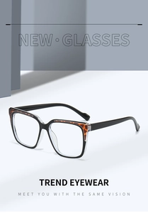 Detail of square TR90 anti-blue light glasses with black and tortoiseshell finish