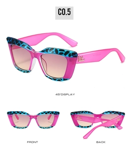 Vues détaillées de lunettes œil de chat léopard avec monture rose et logo doré