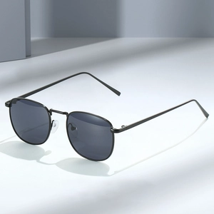 Retro Rectangle Sunglasses Metal Frame UV400 Protection Fashion Square Eyewear For Men And Women Outdoor Driving