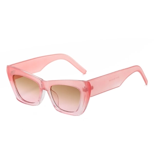 Lunettes de soleil œil de chat roses avec verres dégradés et monture transparente