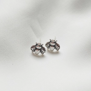 Vintage Bee Stud Earrings With 925 Sterling Silver Earring Post Oxidized Animal Jewelry For Women Retro Dainty Gift