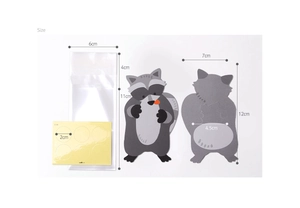 Detailed size guide of cute raccoon candy card set with packaging dimensions in cm