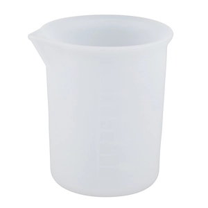 Detail view of 100ml silicone measuring cup with 20ml to 80ml markings and pouring spout