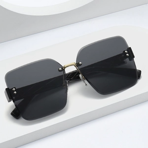Fashion rimless square sunglasses with gradient lenses and gold bridge detail