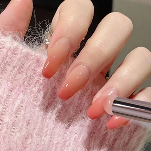 Sello de silicona para manicura con degradado rosa coral y diseño de uñas profesional