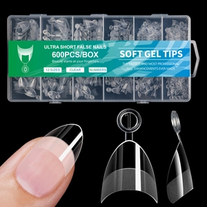 Detailansicht von 600 superkurzen transparenten Softgel-Nagelspitzen in 12 Größen mit Box