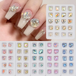 Brillanti Per Nail Art 3D Cristallo Di Vetro K9 Fondo Appuntito Cuori Farfalle Forme Multiple Aurora AB Decorazioni Per Manicure