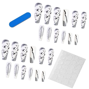 Press-on-Nägel Set mit weißen schwarzen Punkten, Silberglitzer und Marmordesign 24 Stück
