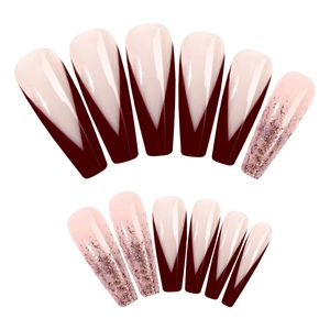 Faux ongles ballerine extra longs roses style français avec paillettes et rouge foncé