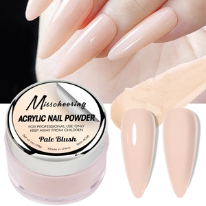 Vista macro della polvere acrilica color rosa chiaro e applicazione nail art finita