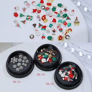 Weihnachts Nagelkunst Charms Set mit Weihnachtsmann Schneeflocken und Perlen Mix