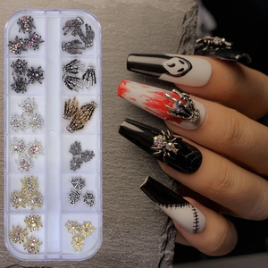 Set decorazioni nail art Halloween con ragni e teschi in lega e strass in cristallo 3D