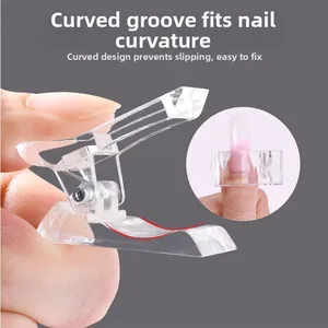 Clip transparente curvo para extensión de uñas con diseño de ranura ergonómica funcional