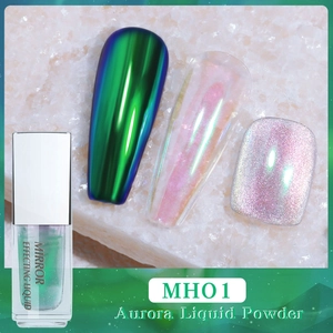 Makroaufnahme der Aurora Liquid Powder Flasche und metallischer Chrom-Spiegeleffekt