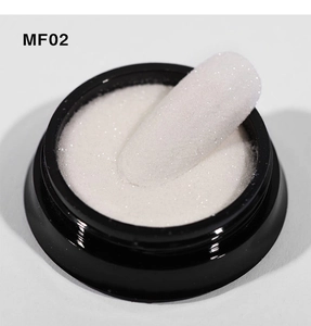 Makroansicht von weißem Nagelglitzer MF02 in einer Dose für den Sugar-Effekt