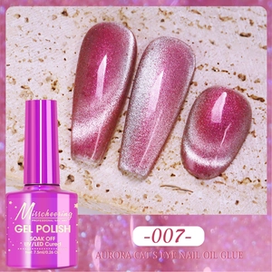 Vue détaillée du vernis gel œil de chat aurore rose violet n°007 avec effet scintillant