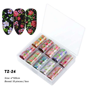 Dettaglio del set da 10 rotoli di pellicole per nail art floreali con misure 4x120cm