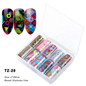 Dettaglio macro del set di 10 rotoli di foil olografici per nail art con mandala