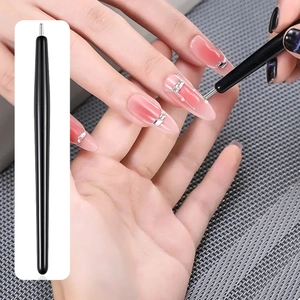 Stylo magnétique de précision pour billes nail art avec vue détaillée et application