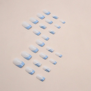 Faux ongles French bleu ciel et blanc avec rayures pailletées ensemble de 24 pièces