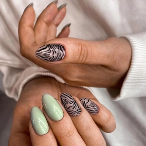 Jasmine Milk Green And Zebra Pattern Press On Nails Oval Shape Glossy Manicure For Women DIY