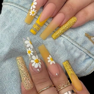 Extra long yellow gradient coffin press-on nails with 3D daisy and rhinestones