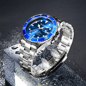 Detail of PLADEN quartz dive watch with blue dial on water droplets for 30m waterproof display