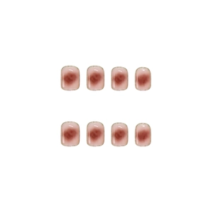 Faux ongles courts carrés rose nude avec dégradé blush rouge et effet brillant gel