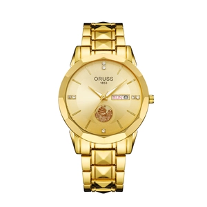 Orologio al quarzo dorato da uomo con quadrante soleil e datario su sfondo bianco
