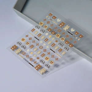 Stickers ongles 3D en relief avec ours en chocolat mignons et cœurs dorés