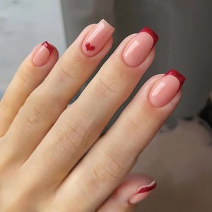 Rote Herzmuster Französische Künstliche Nägel Lange Quadratische Nude Rosa Süße Glänzende Maniküre Für Frauen Valentinstag