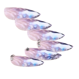 Unghie finte a mandorla fatte a mano con motivo marmo blu viola e strass lucidi