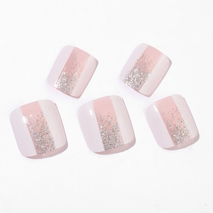 Faux ongles d'orteils rose et blanc avec paillettes argentées pour un style élégant