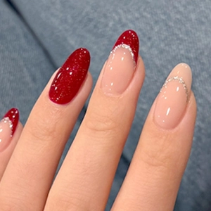 Unghie Finte Press On Punta Rossa Francese Forma Mandorla Nude Rosa Con Linea Glitter Argento Per Donne