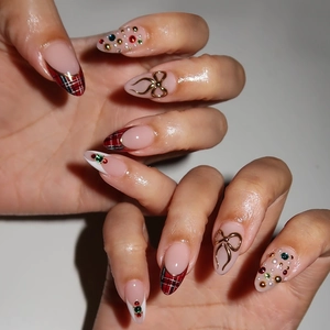 Faux Ongles De Noël En Amande Motif À Carreaux Rouge Noir Nœud Doré Strass Manucure Française Pour Femmes