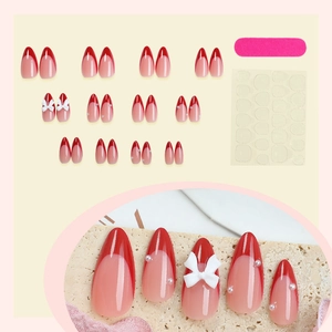 Unghie finte a mandorla rosa French con punte rosse, fiocchi 3D e perle set da 24