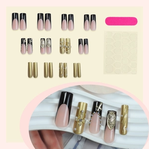 Kit manucure de faux ongles à coller style français avec croix, perles et strass