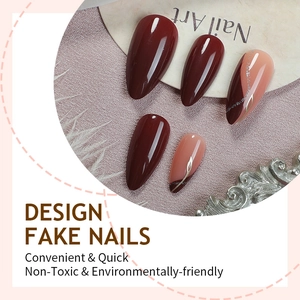 Unghie finte a mandorla francesi bordeaux e rosa nude con decorazioni glitter argento