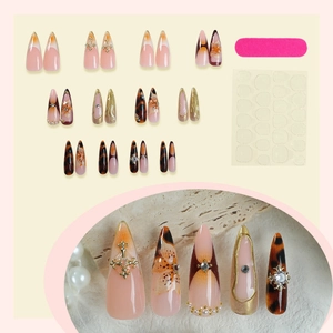 Kit de faux ongles 3D avec fleurs, strass, perles et motifs léopard sur ongles stiletto